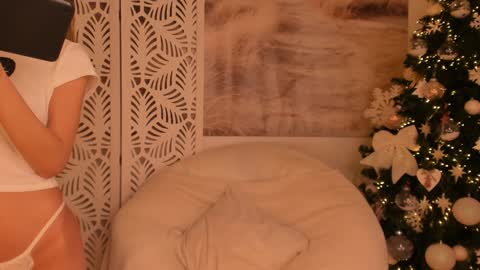 Sarah online show from December 10, 2024, 10:26 pm