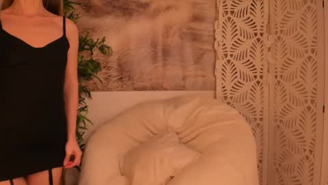 Sarah online show from February 17, 2025, 10:58 pm