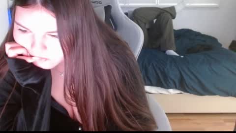 yourmila1 online show from February 19, 2026, 11:12 pm