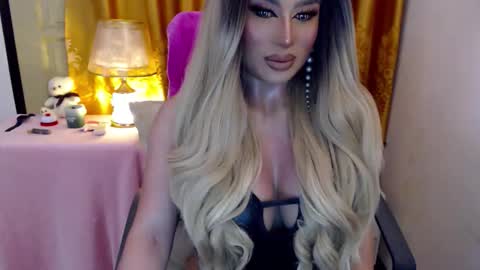 Adriana Maxwell online show from June 7, 2026, 3:27 pm
