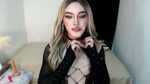 TIFFANY SUCKING QUEEN online show from May 22, 2026, 8:47 pm