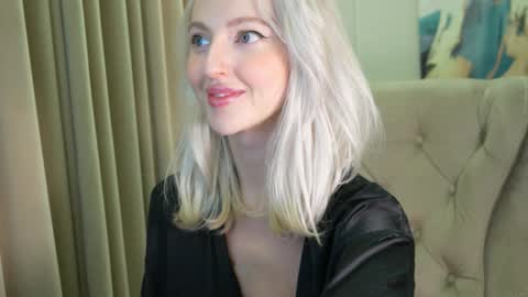 Eva online show from September 26, 2025, 8:02 pm