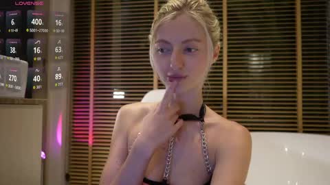 Snapshot of yournaughtymiss chatting on June 2, 2026, 5:04 pm Eva online show from June 2, 2026, 5:04 pm