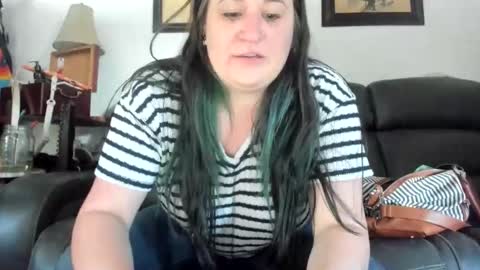 Lexi online show from November 17, 2025, 3:07 pm