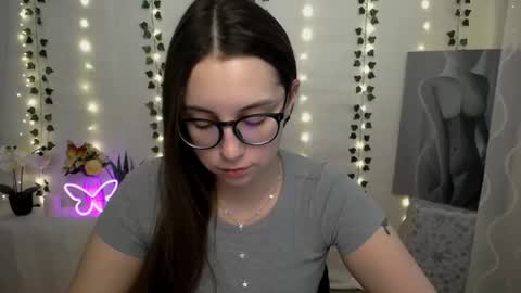 Happy online show from February 25, 2025, 1:39 pm