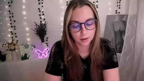 Happy online show from September 24, 2025, 9:01 am