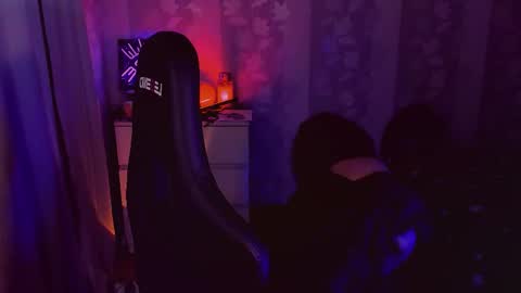 Yours Cosmic online show from November 3, 2025, 11:11 am