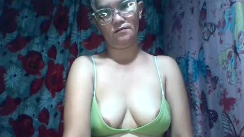 Snapshot of yourshygirl82 chatting on June 19, 2026, 1:21 am im MAY online show from June 19, 2026, 1:21 am