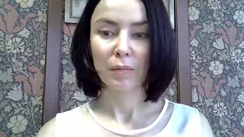 yoursofia_ online show from November 18, 2025, 11:25 am