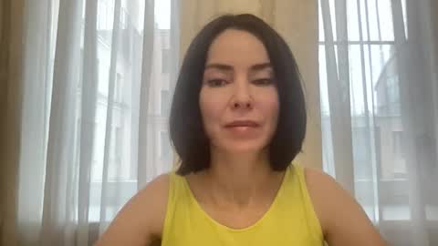 yoursofia_ online show from November 23, 2025, 11:32 am