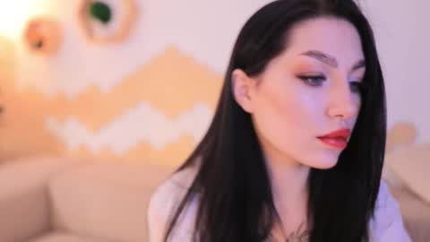 yourstarnmoon online show from September 24, 2025, 5:22 am