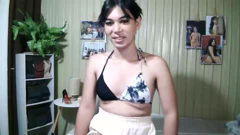 Snapshot of yoursubmissive_larah chatting on February 18, 2026, 2:29 am yoursubmissive_larah online show from February 18, 2026, 2:29 am
