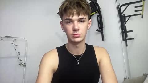 yoursweetyguy online show from November 3, 2025, 5:58 pm