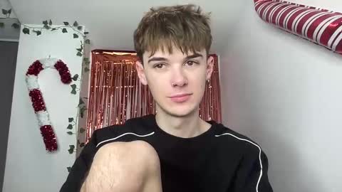 yoursweetyguy online show from February 10, 2026, 4:33 pm