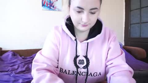 Snapshot of yourswetiegirl chatting on April 23, 2026, 8:35 am Sofia online show from April 23, 2026, 8:35 am