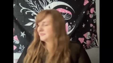 yourthickgingergoddess online show from February 22, 2025, 5:46 pm