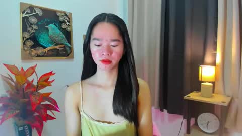 yourtinybunny online show from April 12, 2026, 10:20 am