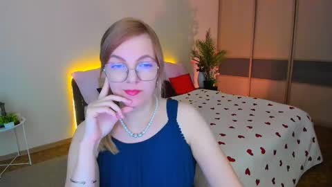 Snapshot of youruniverser chatting on May 20, 2026, 5:02 am Alice online show from May 20, 2026, 5:02 am