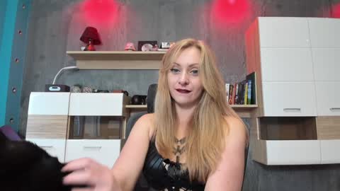 YourVenus00 -Follow my OF online show from December 9, 2024, 9:49 am