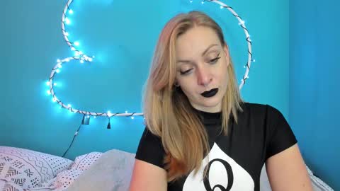 YourVenus00 -Follow my OF online show from February 5, 2025, 4:25 pm