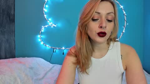 YourVenus00 -Follow my OF online show from February 15, 2025, 10:33 am