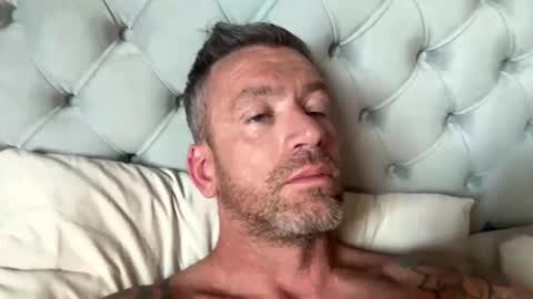 Snapshot of youwantus69 chatting on October 25, 2025, 8:22 am You want us 69 online show from October 25, 2025, 8:22 am