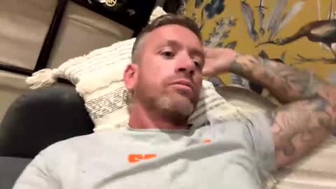 Snapshot of youwantus69 chatting on November 2, 2025, 5:37 pm You want us 69 online show from November 2, 2025, 5:37 pm