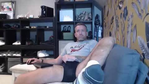 Snapshot of youwantus69 chatting on November 3, 2025, 8:43 pm You want us 69 online show from November 3, 2025, 8:43 pm