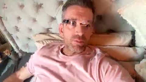 Snapshot of youwantus69 chatting on March 5, 2026, 8:32 am You want us 69 online show from March 5, 2026, 8:32 am