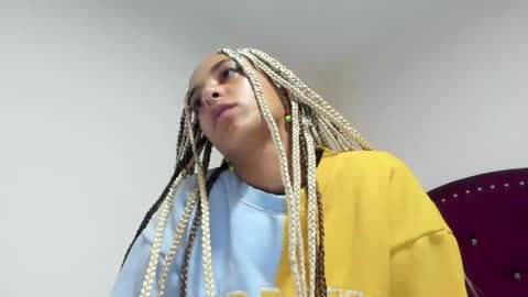 elizabeth  ju   online show from December 13, 2024, 1:48 am