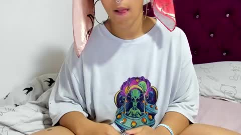 elizabeth  ju   online show from February 17, 2025, 3:25 am