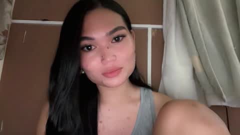 yrdrmgrl_jennie26 online show from November 25, 2025, 8:42 pm