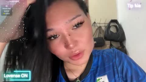 yrdrmgrl_jennie26 online show from March 11, 2026, 7:58 am