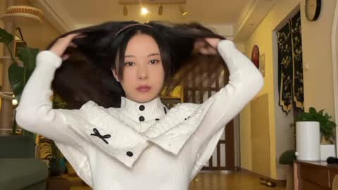 lili online show from November 5, 2025, 2:33 am