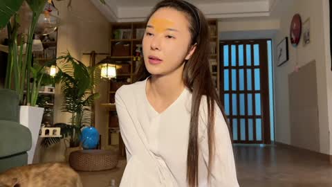 lili online show from November 16, 2025, 3:17 pm