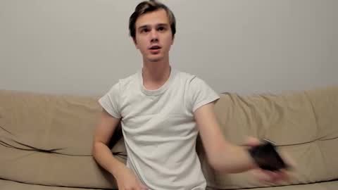 Yue Lang and Samm online show from November 9, 2025, 6:06 pm