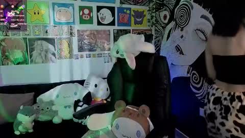    rawr   Anne Independent model      online show from September 9, 2025, 9:25 pm