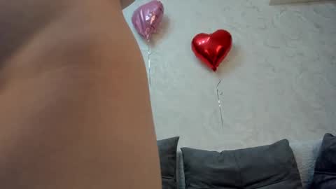 Yuki online show from February 18, 2025, 5:42 am