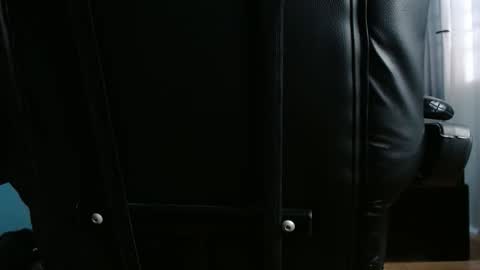 yukikawaiii online show from April 21, 2026, 4:30 am