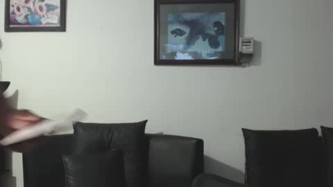 yul and val couple online show from April 24, 2026, 1:52 am