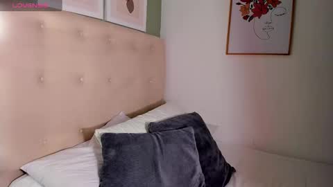 Yuliet online show from February 15, 2025, 6:33 pm