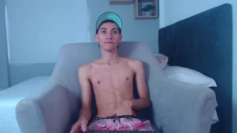 yulian_vasquez online show from February 16, 2025, 12:10 pm