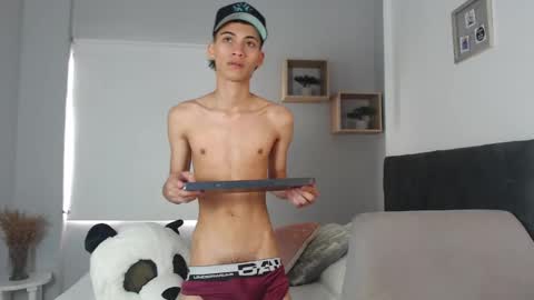 yulian_vasquez online show from March 6, 2025, 3:24 pm