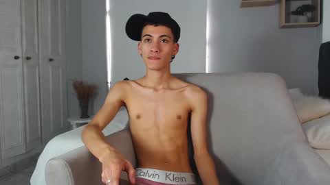 yulian_vasquez online show from March 8, 2025, 6:16 pm