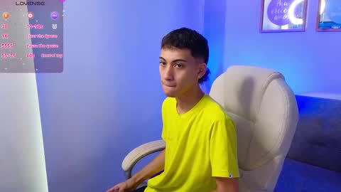 yulian_vasquez online show from September 14, 2025, 12:26 pm