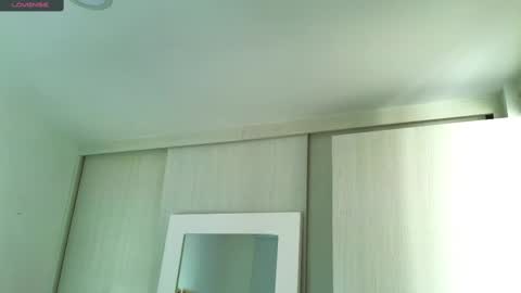 yulian_vasquez online show from September 17, 2025, 11:56 am