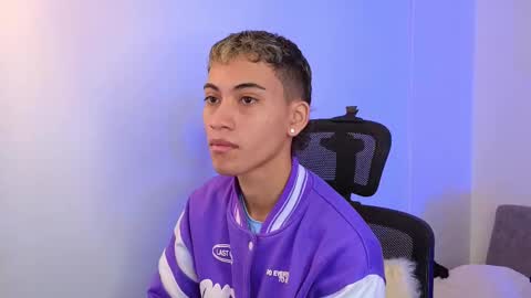 yulian_vasquez online show from October 6, 2025, 12:24 pm