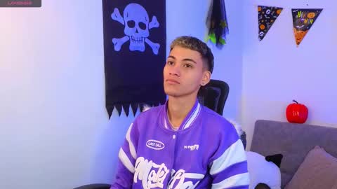 yulian_vasquez online show from October 16, 2025, 12:28 pm