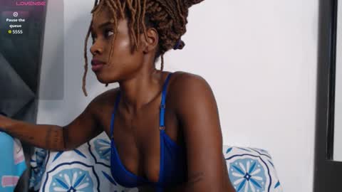 Snapshot of yuliana_miiller chatting on October 23, 2025, 2:22 am YulianaIndependent online show from October 23, 2025, 2:22 am