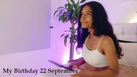 yuliethpetite online show from September 13, 2025, 7:57 pm